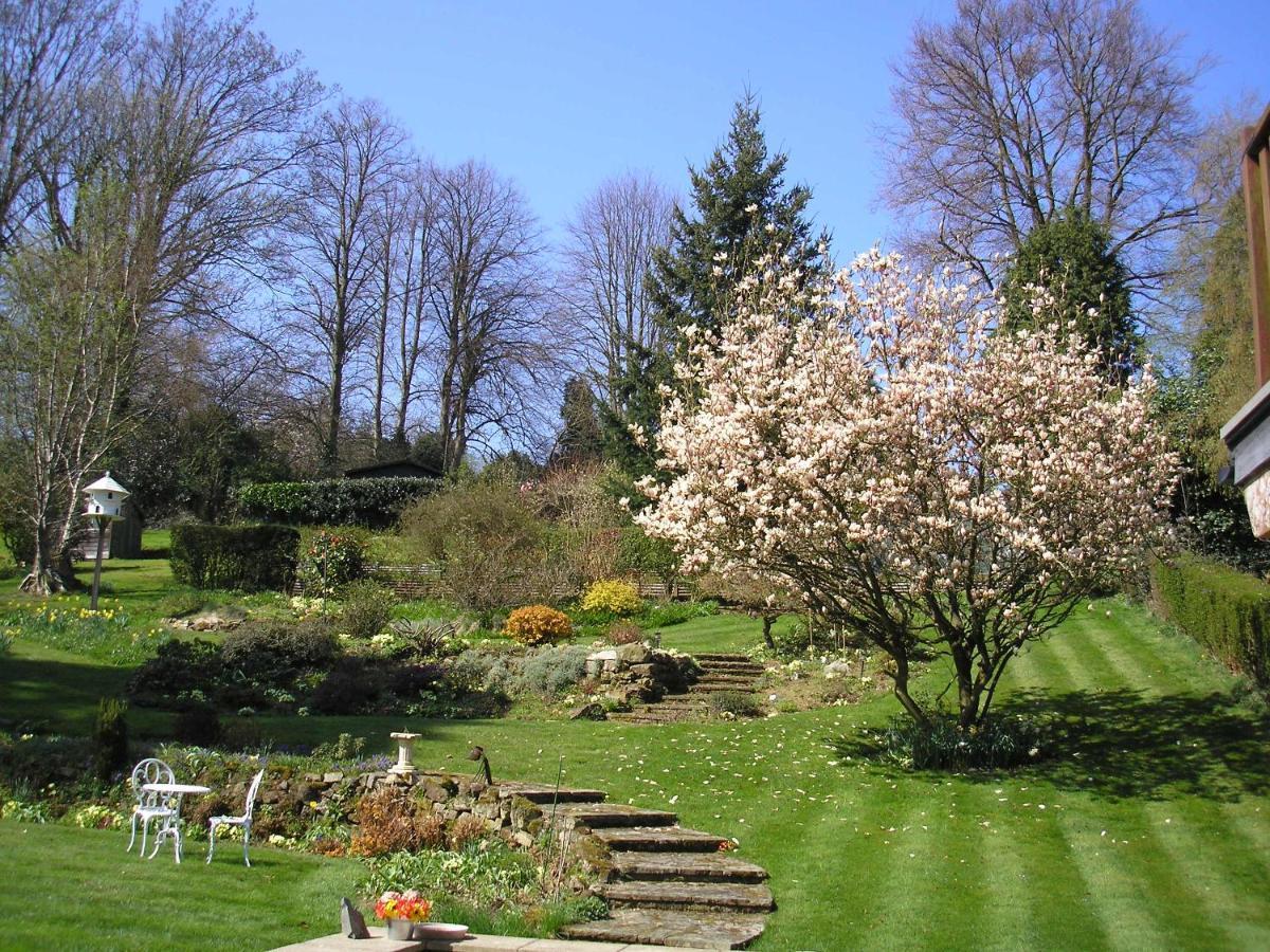 Chart House Bed And Breakfast Dorking Exterior foto