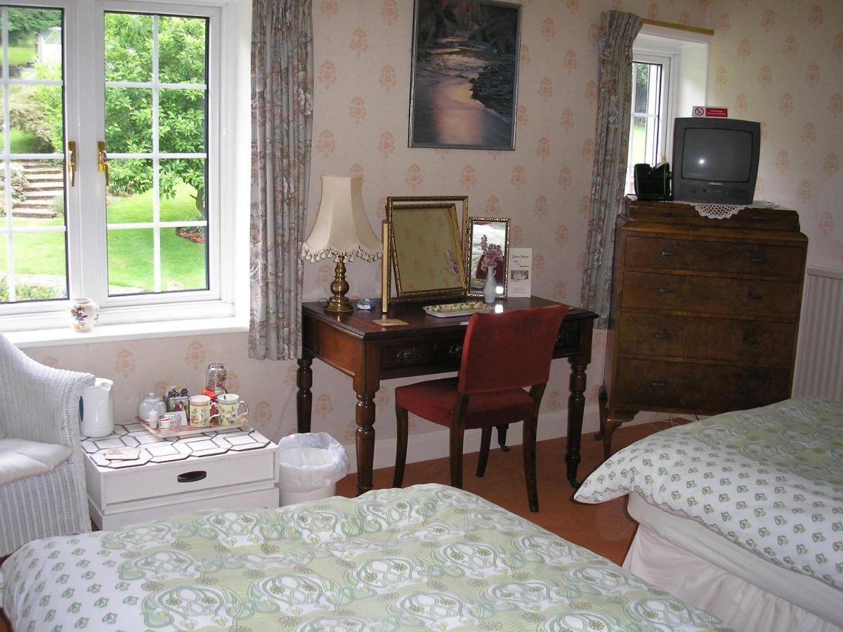 Chart House Bed And Breakfast Dorking Exterior foto